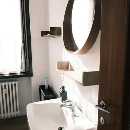 Lake & Montains View Studio With Free Parking, 1Hour From Stresa & Borromean Islands Apartment Luino
